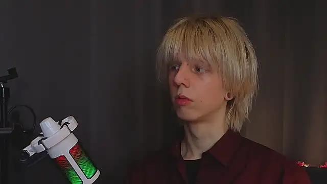 Snapshot of Mark_Shoyer2 chatting on March 1, 9:28 pm Mark Shoyer2 online show from March 1, 9:28 pm