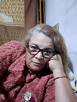 momismilf544 online show from May 17, 10:33 am