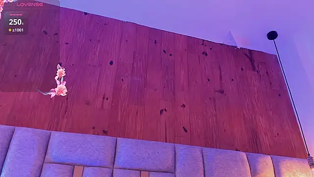 camilaa smith  online show from April 21, 1:42 am