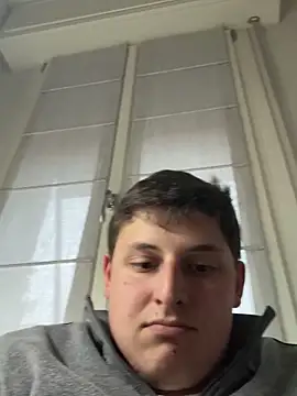 Snapshot of unlocked28 chatting on March 1, 4:42 pm unlocked28 online show from March 1, 4:42 pm