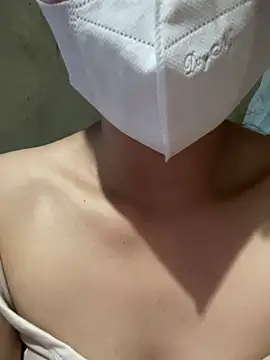 Snapshot of Lamlam68 chatting on March 2, 4:25 am Lamlam68 online show from March 2, 4:25 am