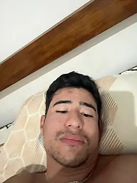 Snapshot of David-latinlover chatting on July 10, 12:52 pm David-latinlover online show from July 10, 12:52 pm