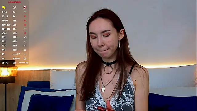 Snapshot of EmilyGray__ chatting on May 2, 7:13 am EmilyGray online show from May 2, 7:13 am