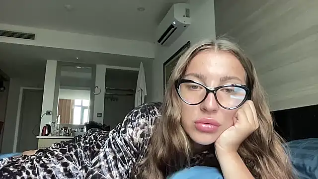 Kit kata online show from April 13, 11:43 pm