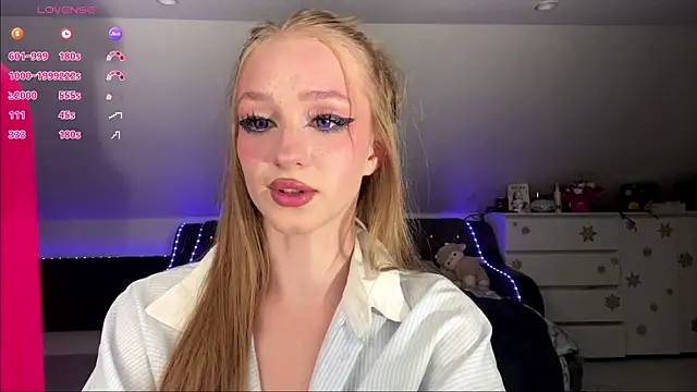 Snapshot of Anika_Socutehe chatting on July 17, 9:41 pm Anika Socutehe online show from July 17, 9:41 pm