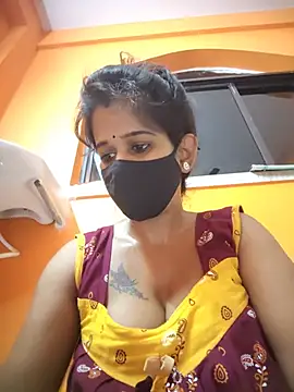 Snapshot of Tinaa_baby chatting on June 2, 5:15 pm Tinaa baby online show from June 2, 5:15 pm