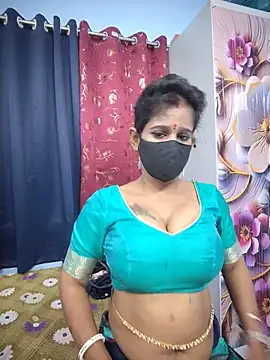 Snapshot of Tinaa_baby chatting on June 18, 9:14 am Tinaa baby online show from June 18, 9:14 am