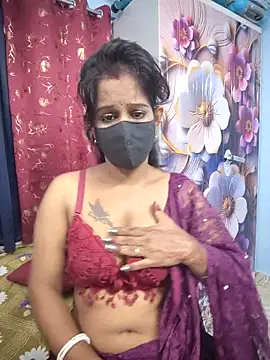 Snapshot of Tinaa_baby chatting on July 2, 3:23 am Tinaa baby online show from July 2, 3:23 am