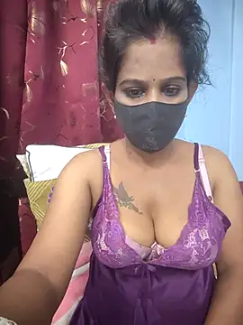 Snapshot of Tinaa_baby chatting on July 2, 4:57 pm Tinaa baby online show from July 2, 4:57 pm