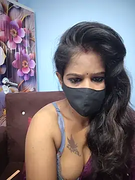 Snapshot of Tinaa_baby chatting on July 8, 2:05 am Tinaa baby online show from July 8, 2:05 am