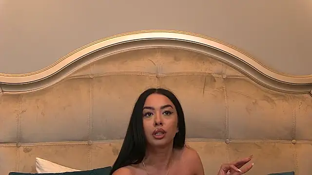 Kim Skyleer online show from March 11, 5:57 am