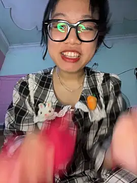 Leeeeiu online show from March 18, 3:15 pm