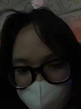 Snapshot of Leeeeiu chatting on May 8, 5:07 pm Leeeeiu online show from May 8, 5:07 pm