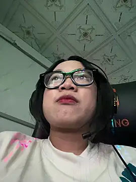Snapshot of Leeeeiu chatting on June 2, 3:14 pm Leeeeiu online show from June 2, 3:14 pm