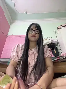 Snapshot of Leeeeiu chatting on June 7, 3:16 pm Leeeeiu online show from June 7, 3:16 pm