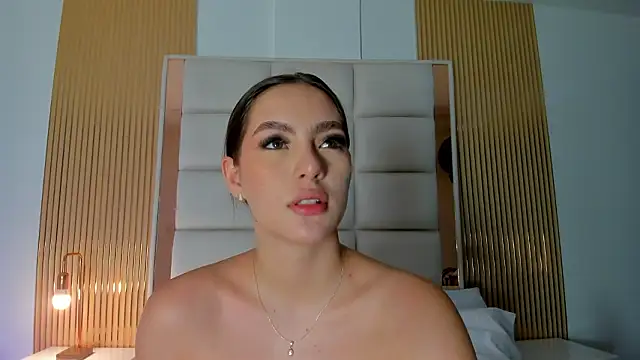 Megaan Rousee online show from March 7, 7:33 pm