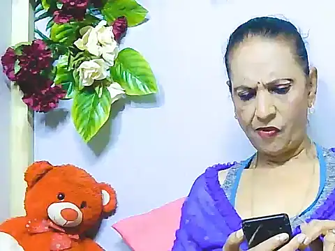 Snapshot of Hot_queen58 chatting on June 3, 2:55 pm Hot queen58 online show from June 3, 2:55 pm