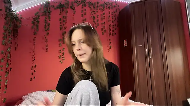 Snapshot of GretaMcdannold chatting on March 1, 1:35 pm GretaMcdannold online show from March 1, 1:35 pm