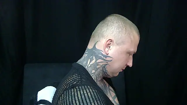 Snapshot of devilWithTats chatting on April 22, 10:06 am devilWithTats online show from April 22, 10:06 am