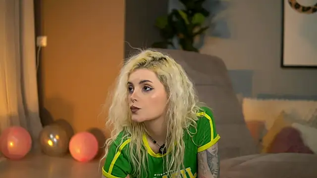 AndiaHart online show from April 21, 9:48 am