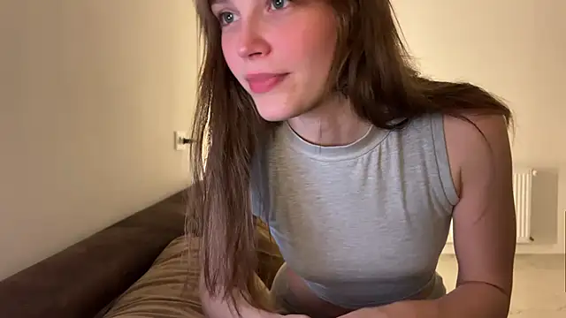 Lolatatee online show from April 10, 5:39 pm