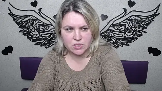 Snapshot of VickyRobins chatting on March 3, 9:59 am VickyRobins online show from March 3, 9:59 am