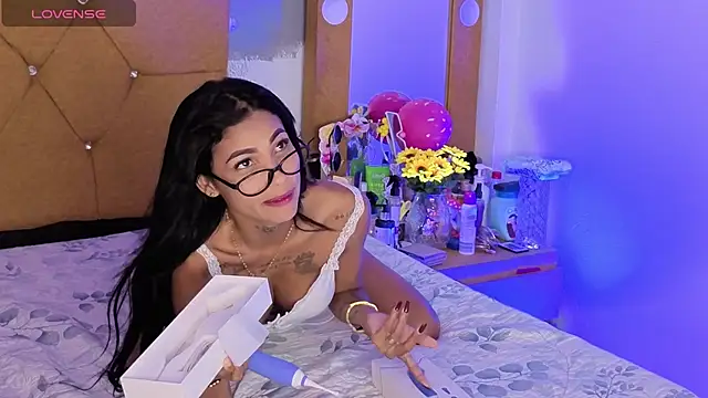 Snapshot of Antonella-smitt chatting on March 2, 3:08 pm Antonella-smitt online show from March 2, 3:08 pm