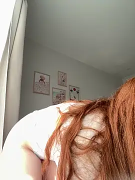 Snapshot of gingerlatte chatting on March 9, 1:37 pm gingerlatte online show from March 9, 1:37 pm