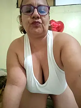 Snapshot of Roxy_77 chatting on March 4, 2:39 am Roxy 77 online show from March 4, 2:39 am