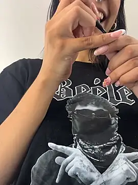 VioletaHills  online show from March 23, 1:37 pm