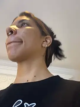 VioletaHills  online show from April 16, 12:17 pm