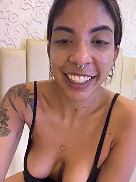 Snapshot of VioletaHills_ chatting on April 28, 2:55 pm VioletaHills online show from April 28, 2:55 pm