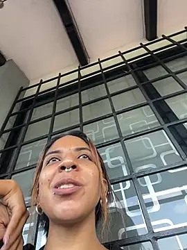 Snapshot of VioletaHills_ chatting on May 22, 12:33 pm VioletaHills online show from May 22, 12:33 pm