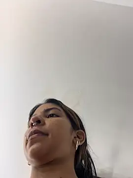 Snapshot of VioletaHills_ chatting on May 26, 12:34 pm VioletaHills online show from May 26, 12:34 pm