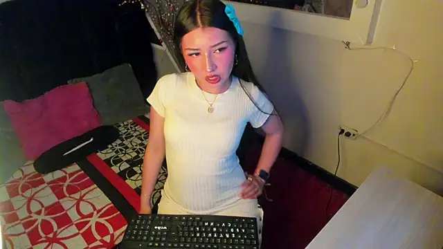 eilen pink online show from March 28, 12:27 pm