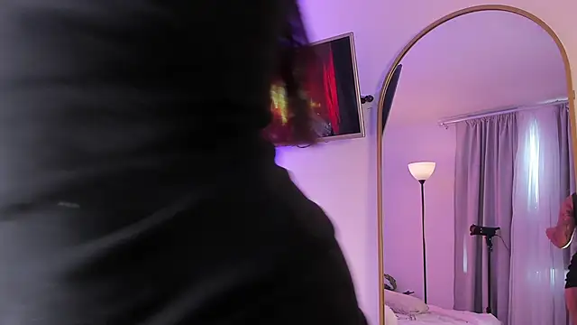 AlaiaRogers online show from April 23, 12:29 pm