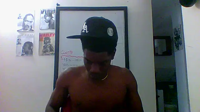 Snapshot of charles_king chatting on May 4, 9:55 pm charles king online show from May 4, 9:55 pm