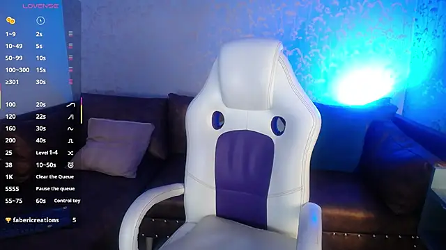 DIEGO JONES online show from April 22, 12:50 pm