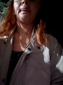 Snapshot of andruscatrina chatting on March 3, 3:23 am andruscatrina online show from March 3, 3:23 am