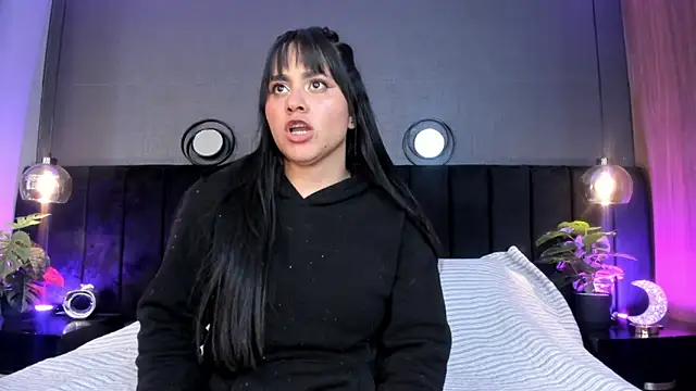 alejandra  garcia online show from March 18, 3:31 am