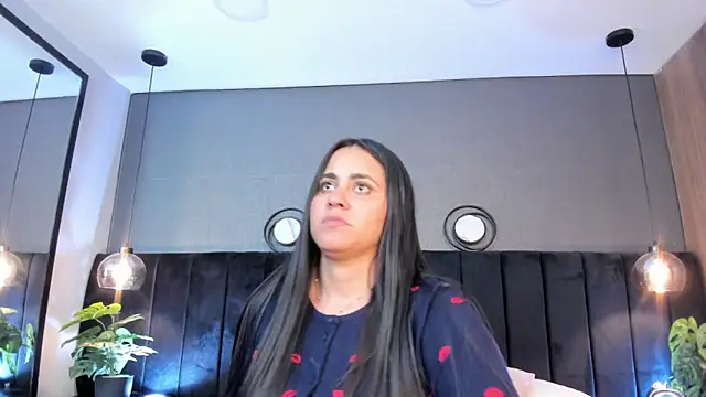 Snapshot of alejandra__garcia chatting on May 10, 2:39 am alejandra garcia online show from May 10, 2:39 am