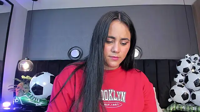 Snapshot of alejandra__garcia chatting on June 24, 3:38 am alejandra garcia online show from June 24, 3:38 am