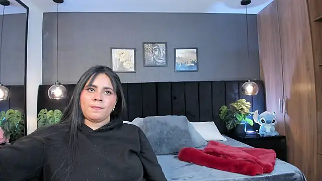 Snapshot of alejandra__garcia chatting on July 8, 3:44 am alejandra garcia online show from July 8, 3:44 am