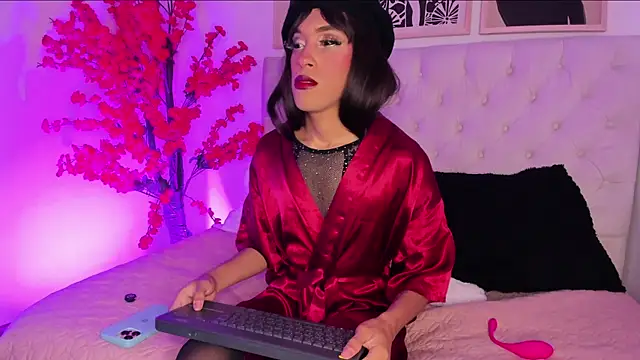 Liz Hills online show from April 21, 3:17 pm