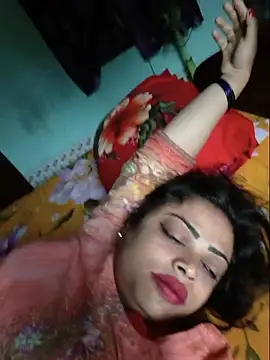 Snapshot of Beauty-3 chatting on July 18, 12:15 am Beauty-3 online show from July 18, 12:15 am
