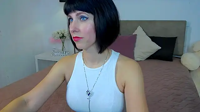 Snapshot of HeidieRaven chatting on April 25, 1:03 pm HeidieRaven online show from April 25, 1:03 pm