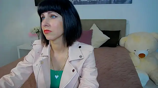 Snapshot of HeidieRaven chatting on May 15, 2:46 pm HeidieRaven online show from May 15, 2:46 pm