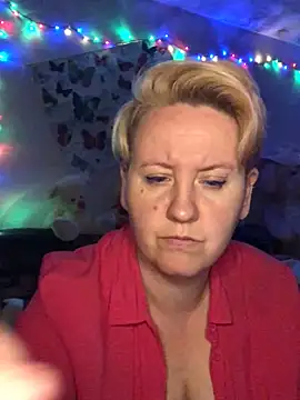 Snapshot of SofiaAmour chatting on April 9, 8:03 pm SofiaAmour online show from April 9, 8:03 pm