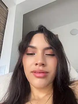 Snapshot of Mia-villalobos chatting on May 21, 1:29 pm Mia-villalobos online show from May 21, 1:29 pm