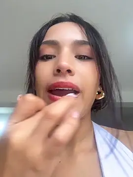 Snapshot of Mia-villalobos chatting on June 10, 3:22 pm Mia-villalobos online show from June 10, 3:22 pm